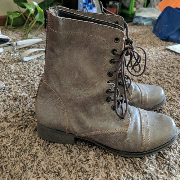 Boots - Picture 4 of 4